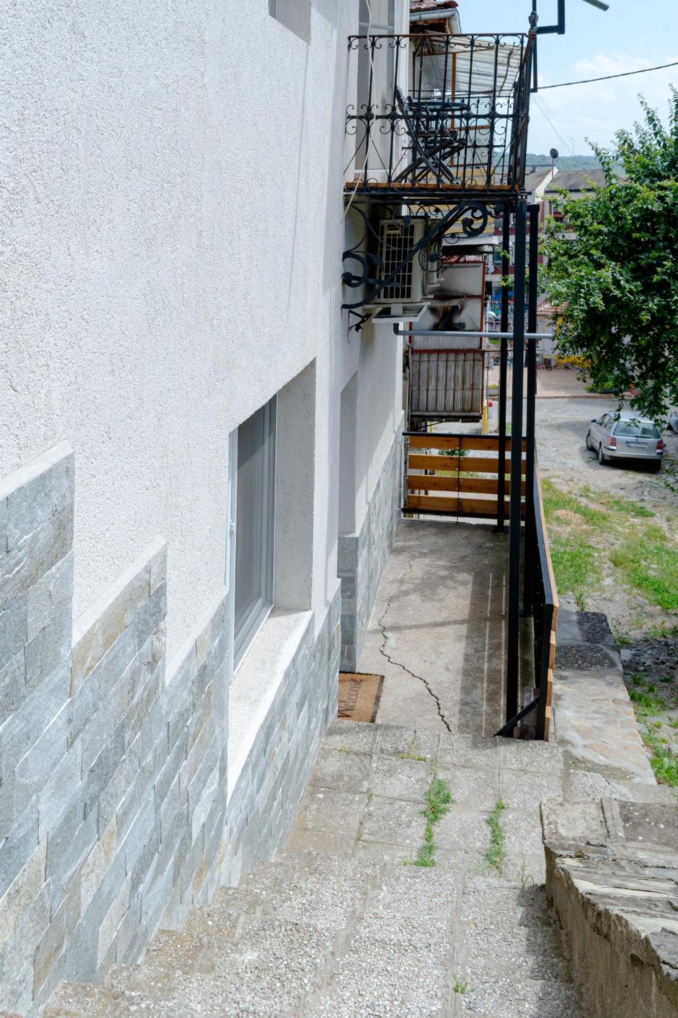 Aleko Apartments City Center Велико Търново Екстериор снимка